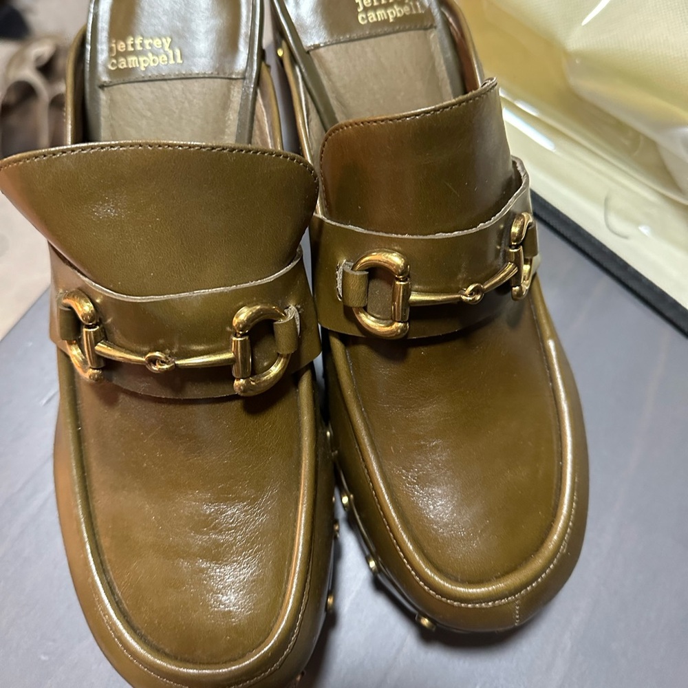 Leather women shoes